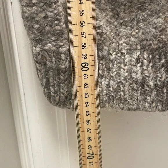 Aritzia - Wilfred Free - Wool Alpaca Blend Cardigan Sweater - Grey / Black - XS - Picture 8 of 13